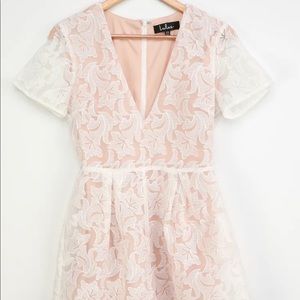 Lulu’s Bubbly Romance White Floral Embroidered Organza Romper - Size S - NWT